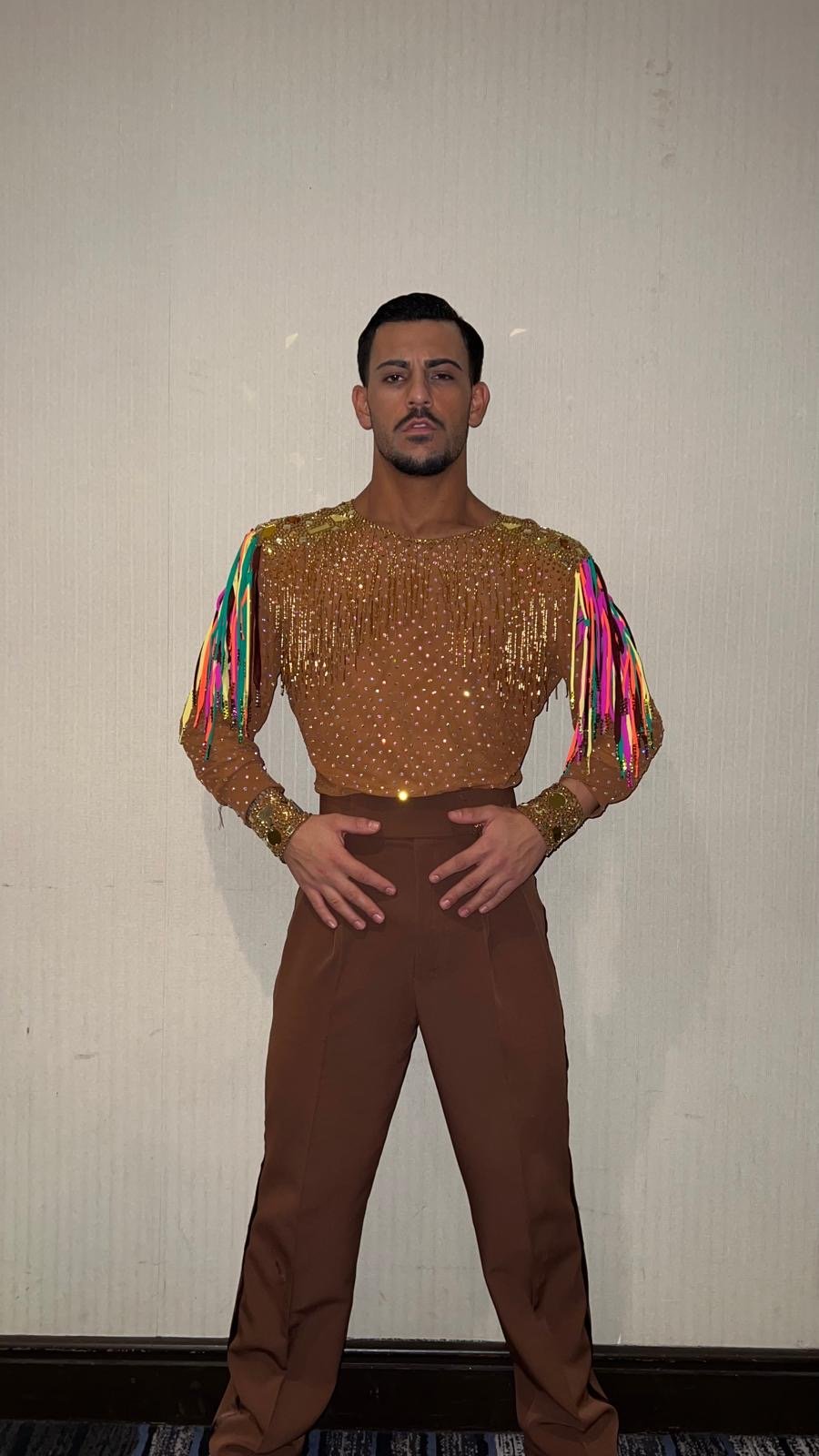 Vestito uomo marrone